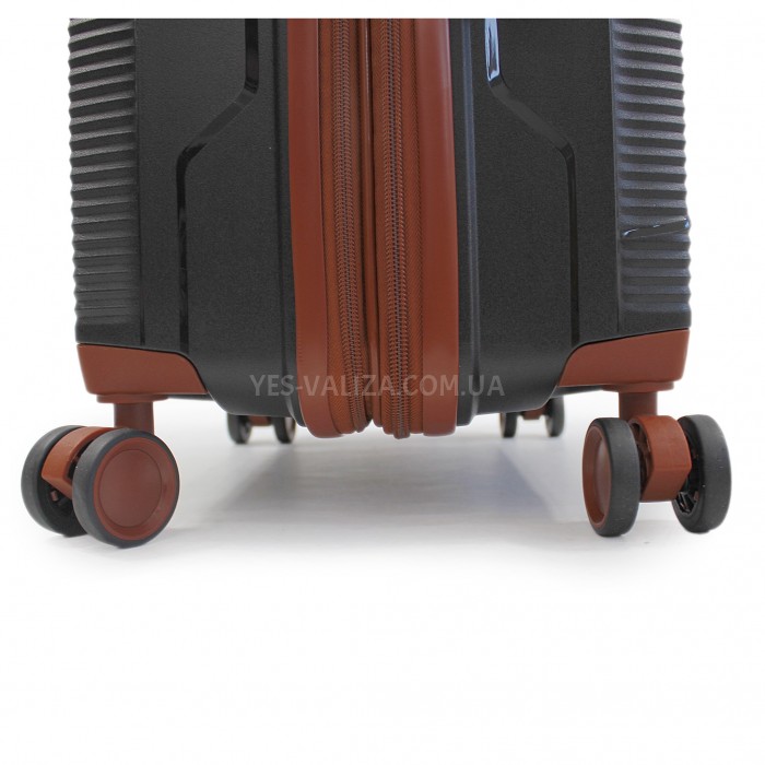 Валіза середня М поліпропілен чорна 66х44х28+5/80л/3.6кг/Worldline 293, фото 7