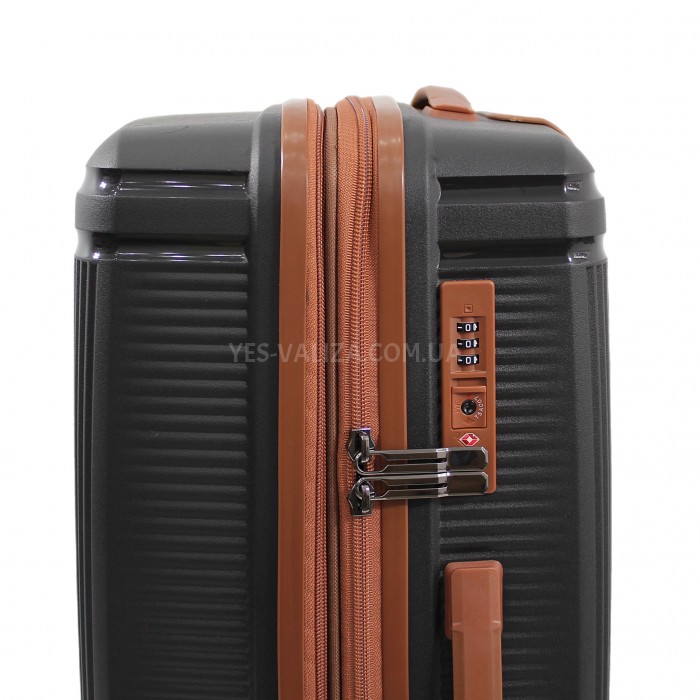 Валіза середня M поліпропілен чорний 66х46х27+5/83л/3.6кг/Airtex 247, фото 8