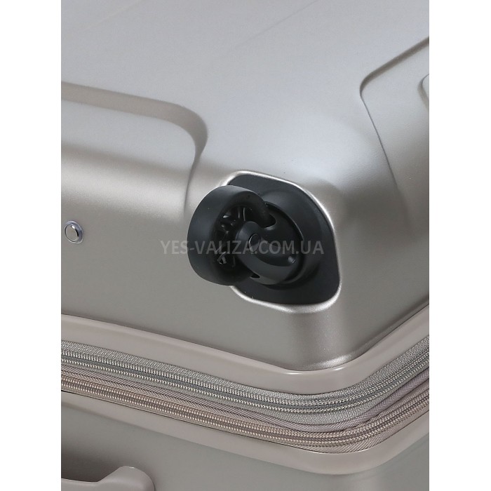 Чемодан средний M поликарбонат шампань 66х46х26+4/77л/3.6кг/Airtex 748, фото 14