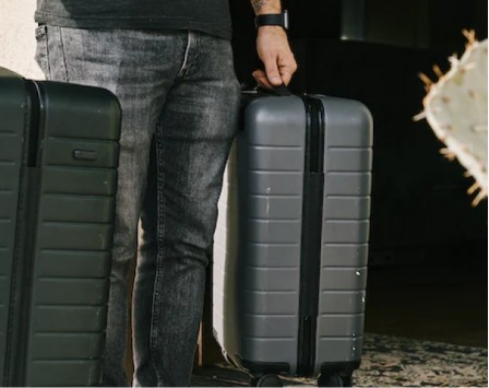 10 порад: як вибрати валізу для переїзду за кордон